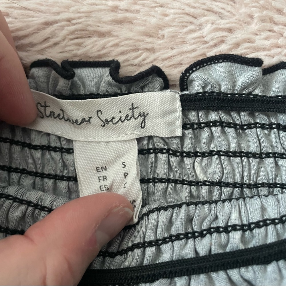 Off‎ Shoulder Ruched top - Picture 4 of 4